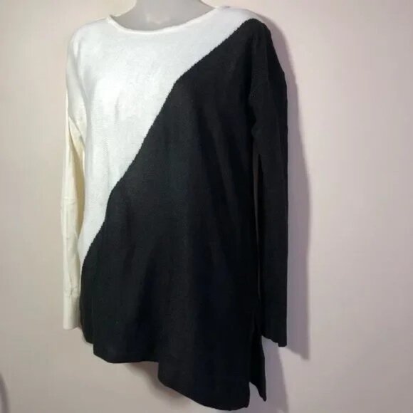 DRESS BARN WOMEN'S CREAM/BLACK ASYMMETRICAL COLOR BLOCK TUNIC SWEATER SIZE XL - Picture 2 of 6
